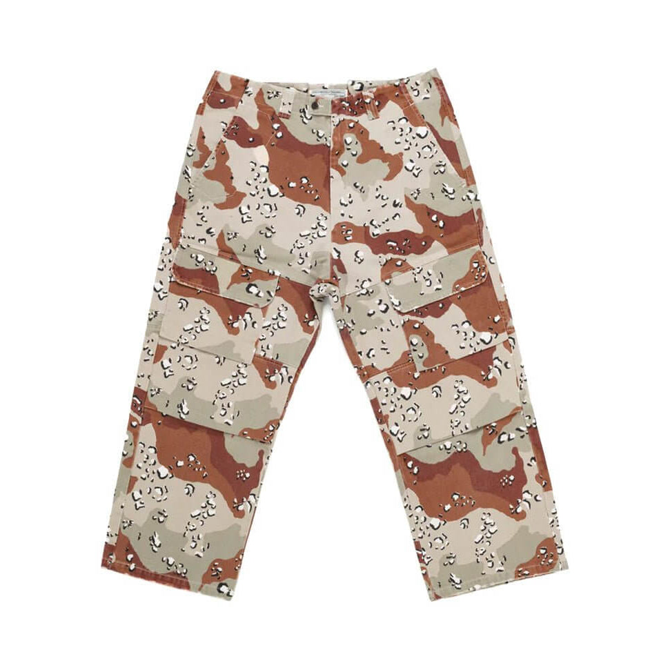 htclosangeles SK8 - CAMO SK8 - CAMO Camouflage skater pants with front button and zip closure. Back leather logo patch. Five pockets. Composition: 100% Cotton Hollywood Trading Company Hollywood Trading Company