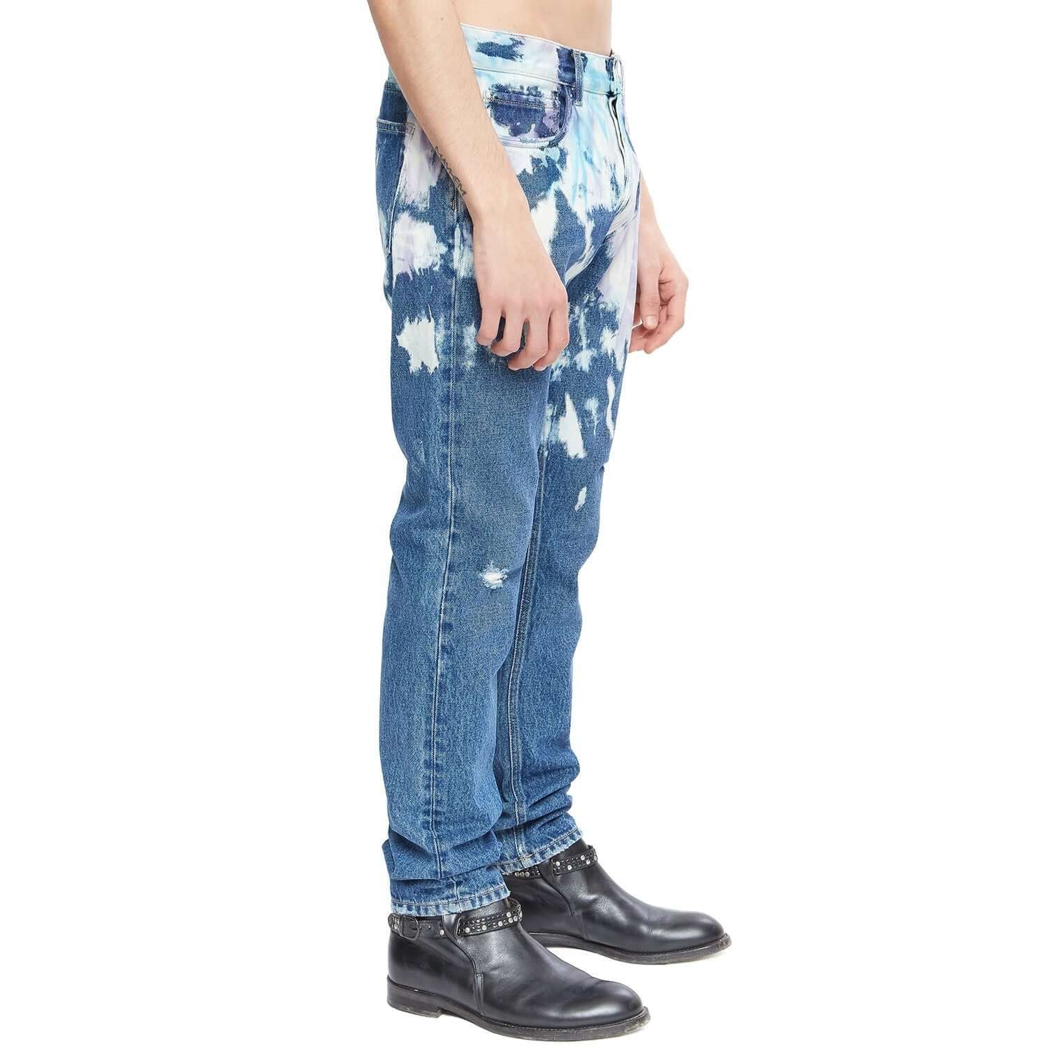 htc los angeles SLIM TIE DYE SLIM TIE DYE Slim fit jeans in tie-dye denim, 5 pockets, hidden front button closure. Metallic logo detail on the back. 100% cotton. Made in Italy. PANTS Hollywood Trading Company Hollywood Trading Company