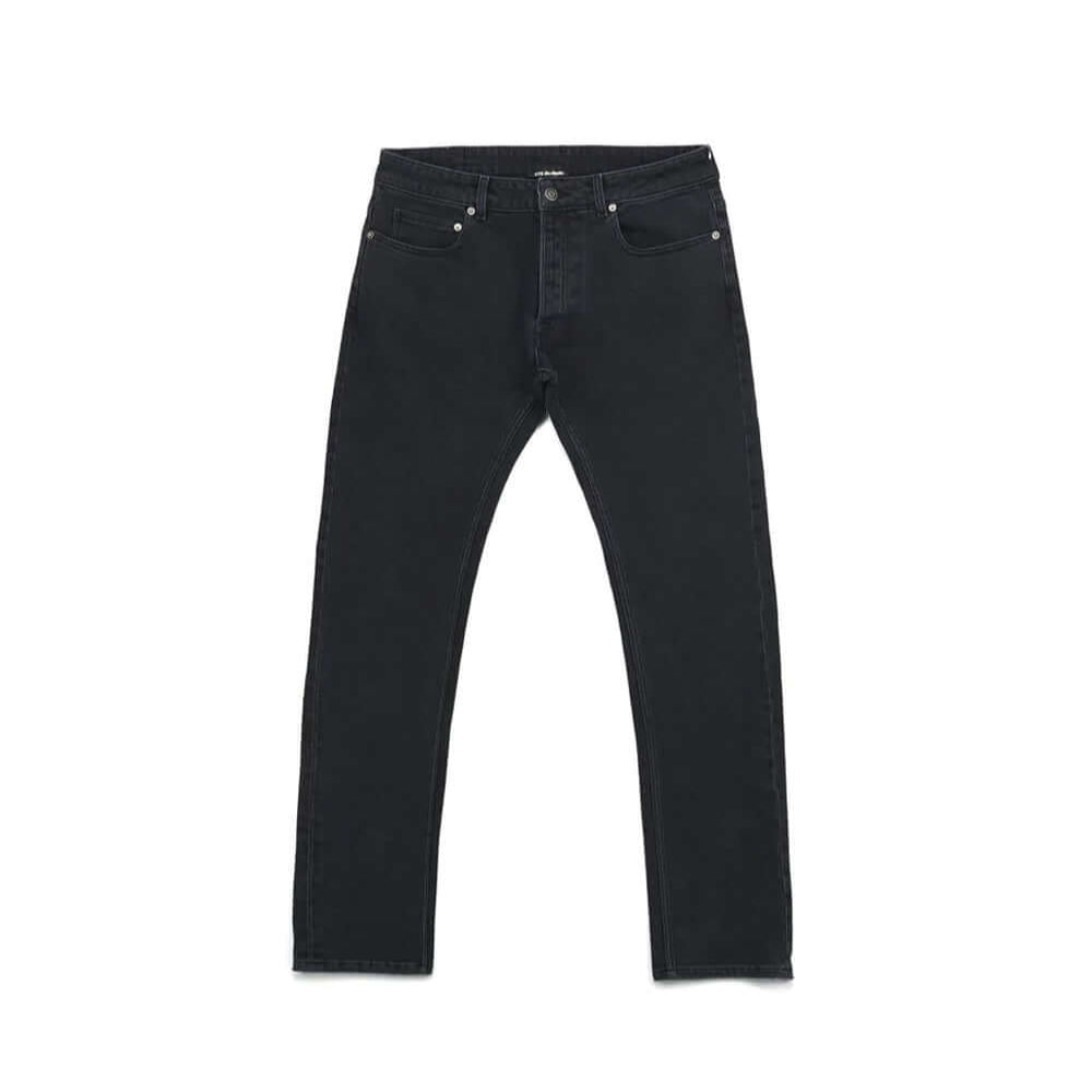 HTC LOS ANGELES SLIM VINTAGE BLACK SLIM VINTAGE BLACK Slim fit jeans in black denim, 5 pockets, hidden front button closure. Metallic logo detail on the back. 98% cotton 2% elastane. Made in Italy. PANTS Hollywood Trading Company Hollywood Trading Company