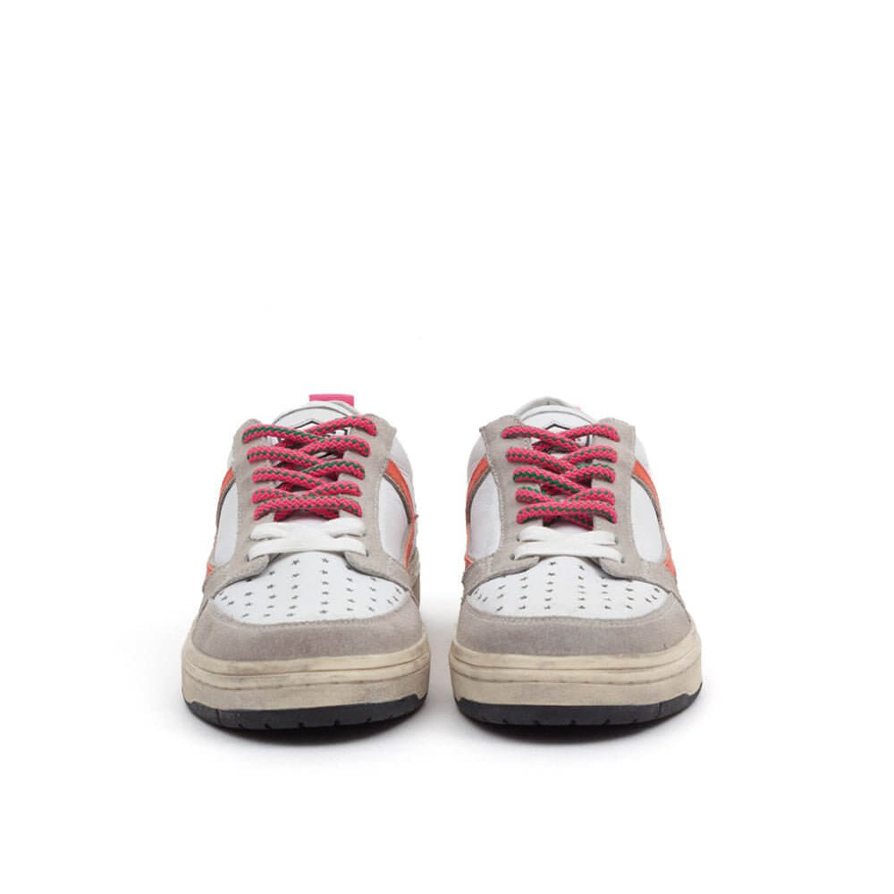 Hollywood Trading Company STARLIGHT CLASSIC LOW WOMAN STARLIGHT CLASSIC LOW WOMAN Starlight Low Woman Sneakers, back pull loop with logo detail, rubber sole, perforated toe and front lace-up closure, 100% leather sneakers Hollywood Trading Company Hollywo