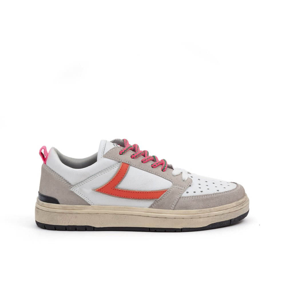 Hollywood Trading Company STARLIGHT CLASSIC LOW WOMAN STARLIGHT CLASSIC LOW WOMAN Starlight Low Woman Sneakers, back pull loop with logo detail, rubber sole, perforated toe and front lace-up closure, 100% leather sneakers Hollywood Trading Company Hollywo