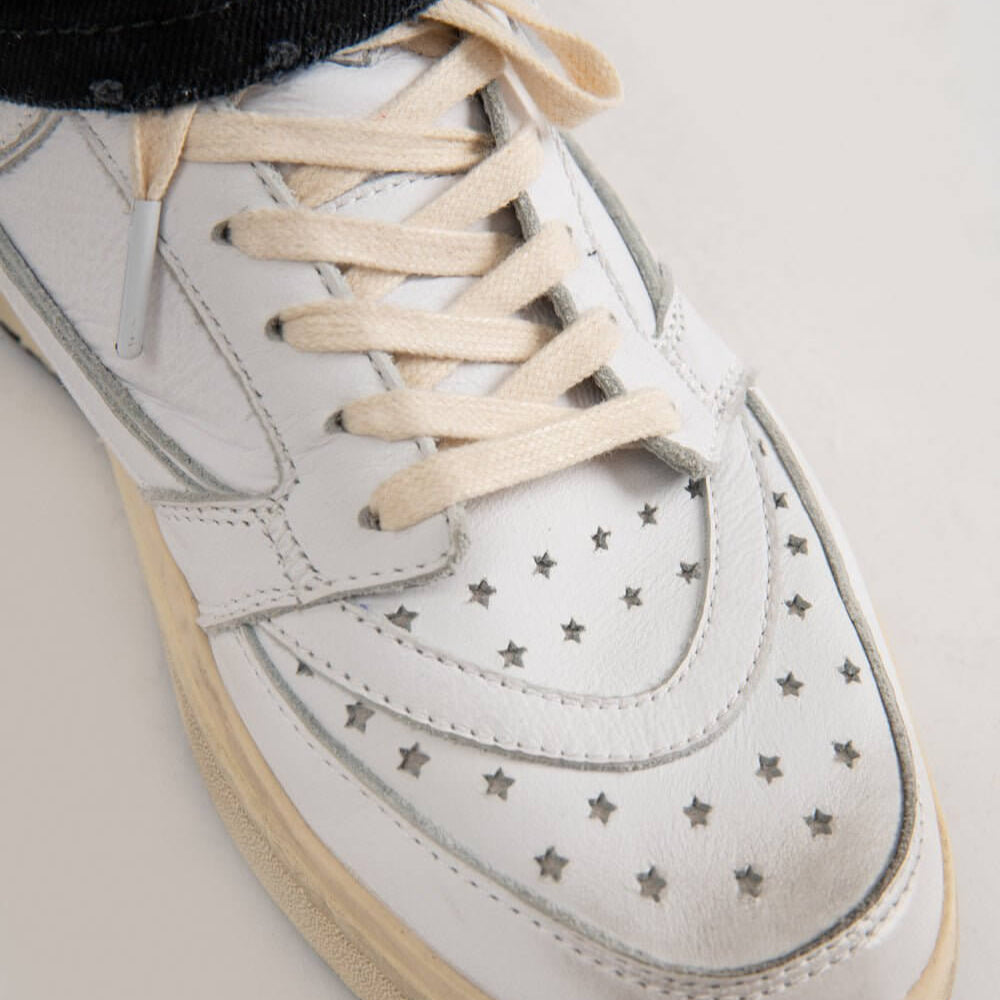 Hollywood Trading Company STARLIGHT LOW SHIELD MAN STARLIGHT LOW SHIELD MAN Starlight Low Shield Man Sneakers, back pull loop with logo detail, rubber sole, perforated toe and front lace-up closure, 100% leather sneakers Hollywood Trading Company Hollywoo
