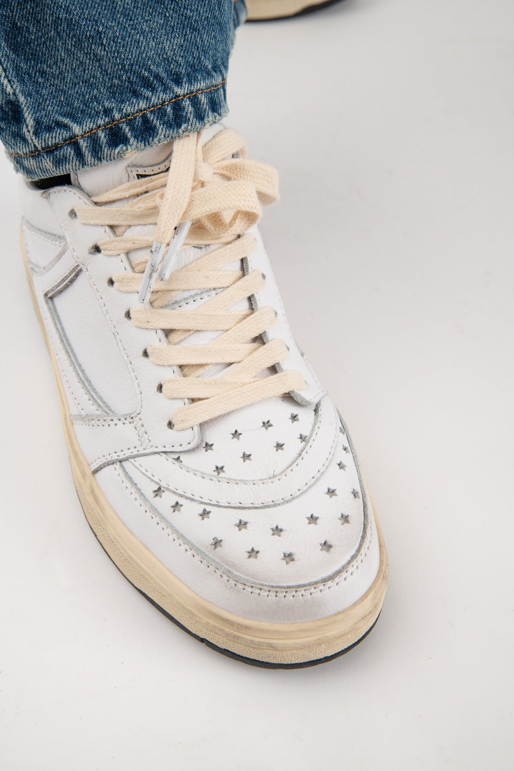 STARLIGHT LOW SHIELD WOMAN Starlight Low Shield Woman Sneakers, back pull loop with logo detail, rubber sole, perforated toe and front lace-up closure, 100% leather HTC LOS ANGELES