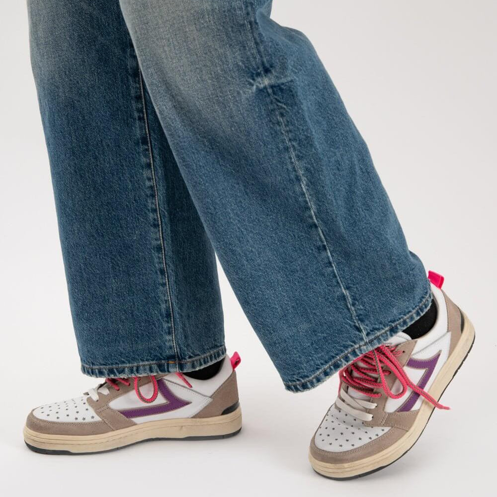 Hollywood Trading Company STARLIGHT LOW WOMAN STARLIGHT LOW WOMAN Starlight Low Woman Sneakers, back pull loop with logo detail, rubber sole, perforated toe and front lace-up closure, 100% leather sneakers Hollywood Trading Company Hollywood Trading Compa