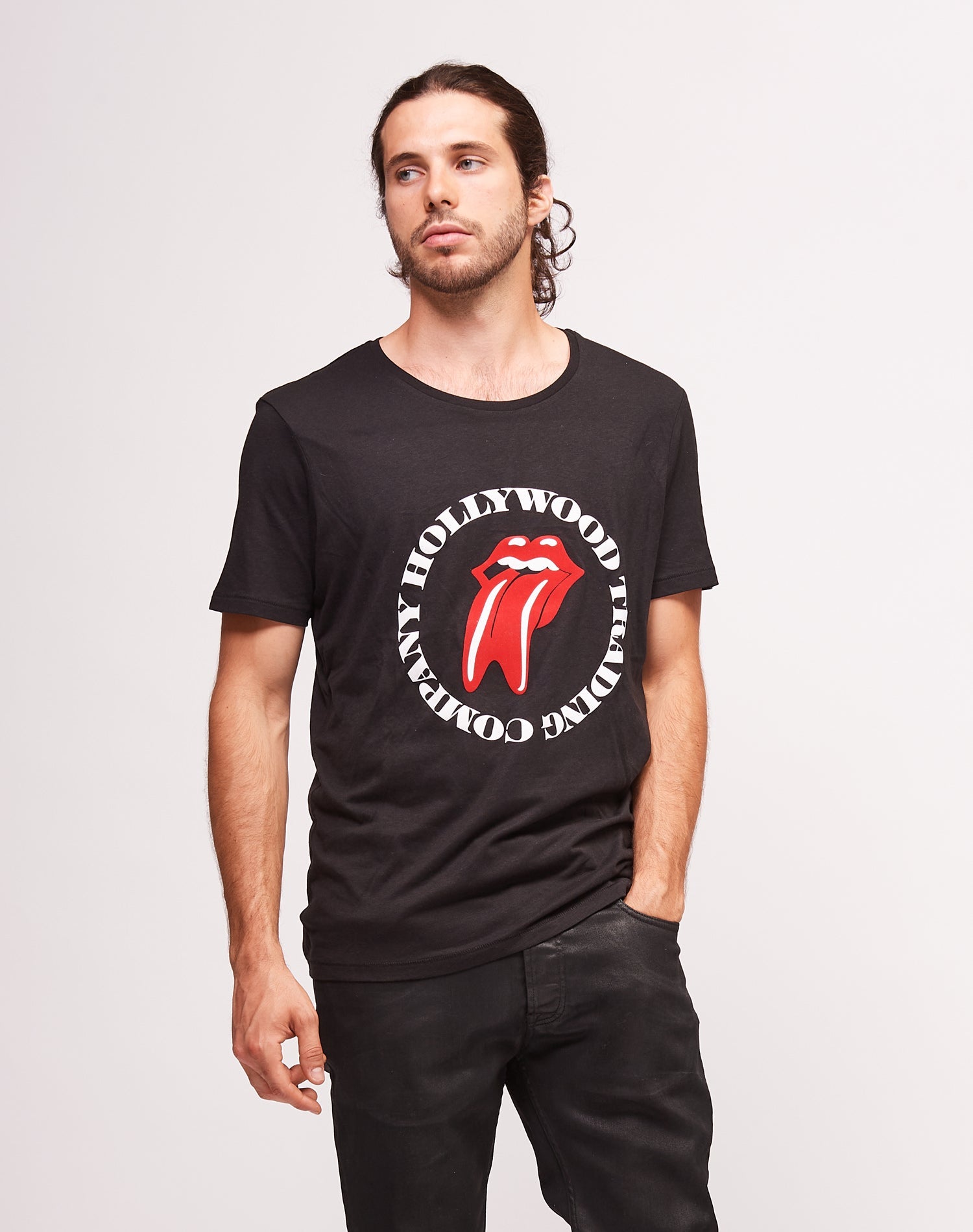 TONGUE FLOCK TSHIRT Crew neck black t shirt with frontal print. Slim fit. 100% cotton. Made in Italy. HTC LOS ANGELES