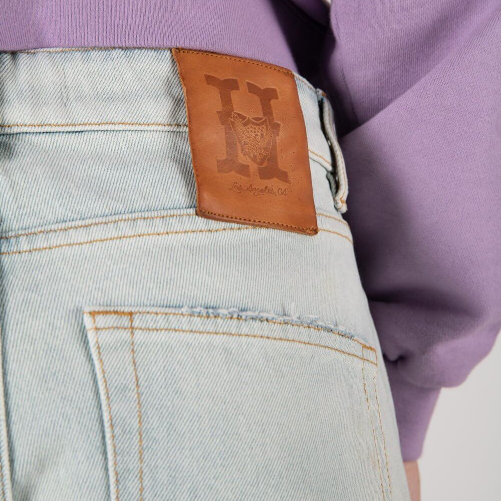 htc los angeles VICTORIA BLUE VICTORIA BLUE Regular fit jeans with front button and zip closure. Back leather logo patch. Stonewashed coloring may vary. Five pockets. Composition: 100% Cotton pants Hollywood Trading Company Hollywood Trading Company